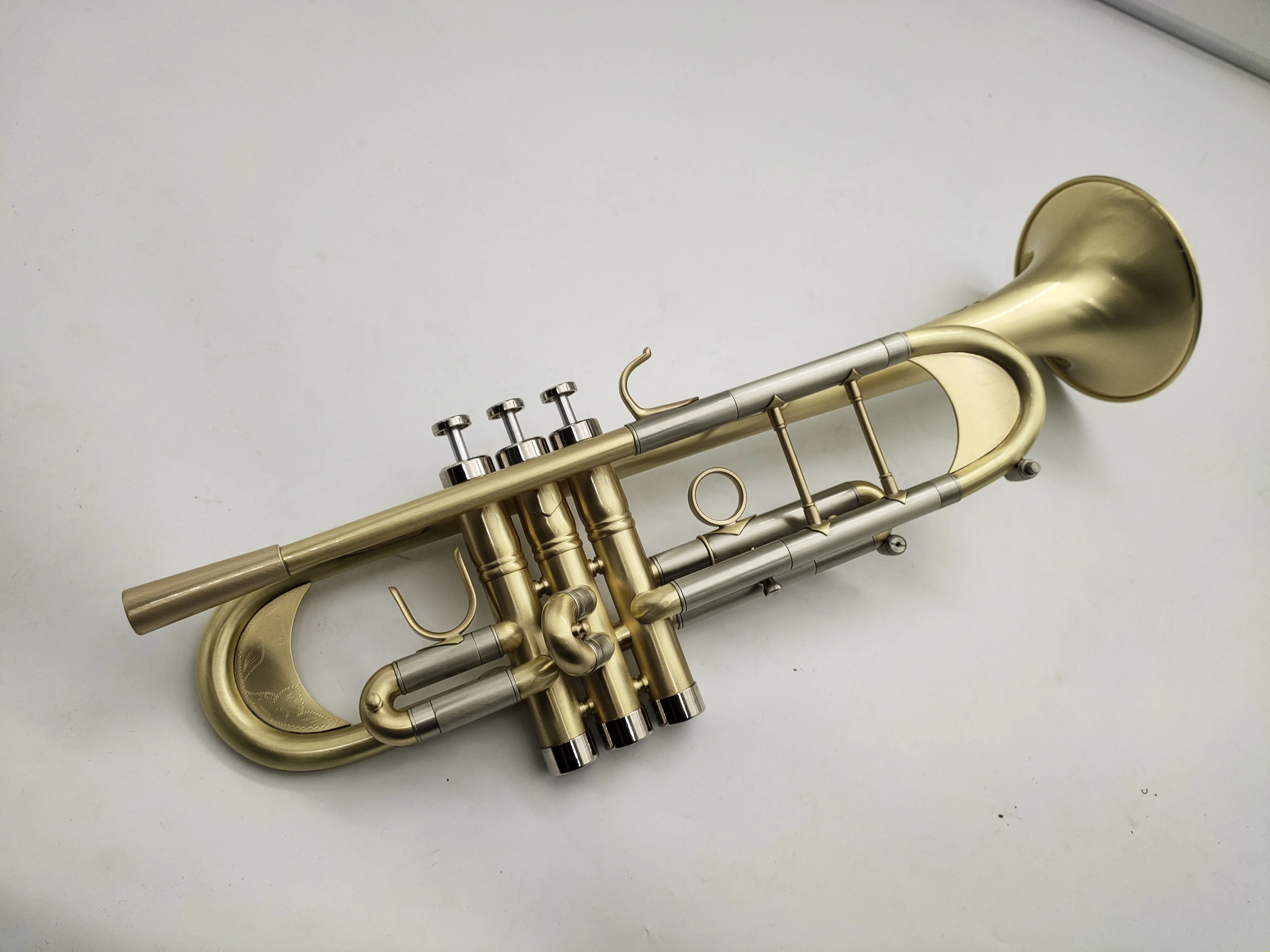 

High Quality Trumpet C to B Tune Brass Plated Professional Musical Instrument With Case Free Shipping