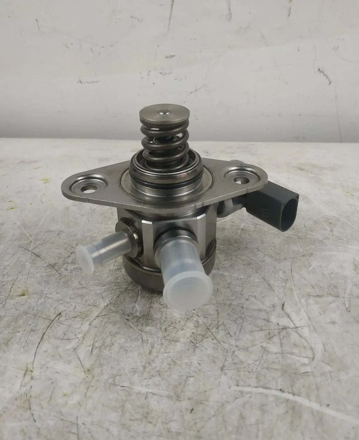 

AP02 High Pressure Fuel Pump For Mercedes M274 W204 S204 X204 W212 C207 S212 A207 R172 C204 W205 S205 A2740700501
