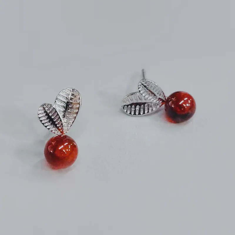 

925 Sterling Silver Stud Earrings Red Garnet Leaves Earrings Temperament Simple Jewelry For Women Elegant Accessories