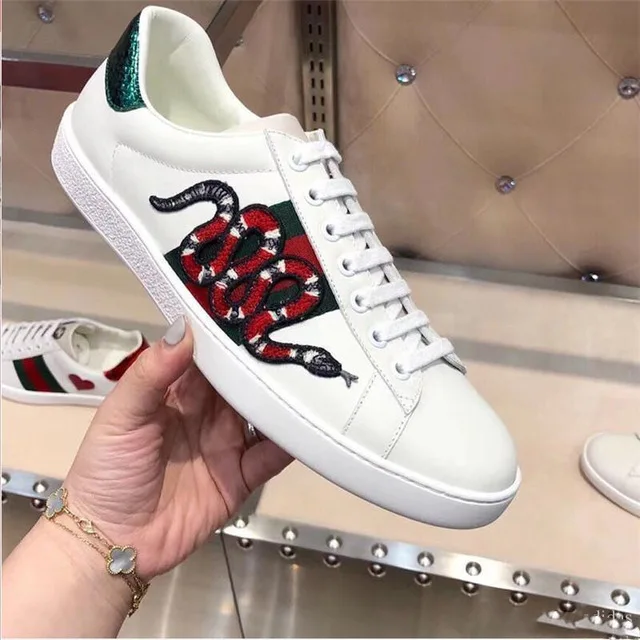 

New Mens woman Tiger Snake Shoes Studded Spikes Low Flats Casual Sneakers For Men woman Bee embroidery shoes size 36-44 no box