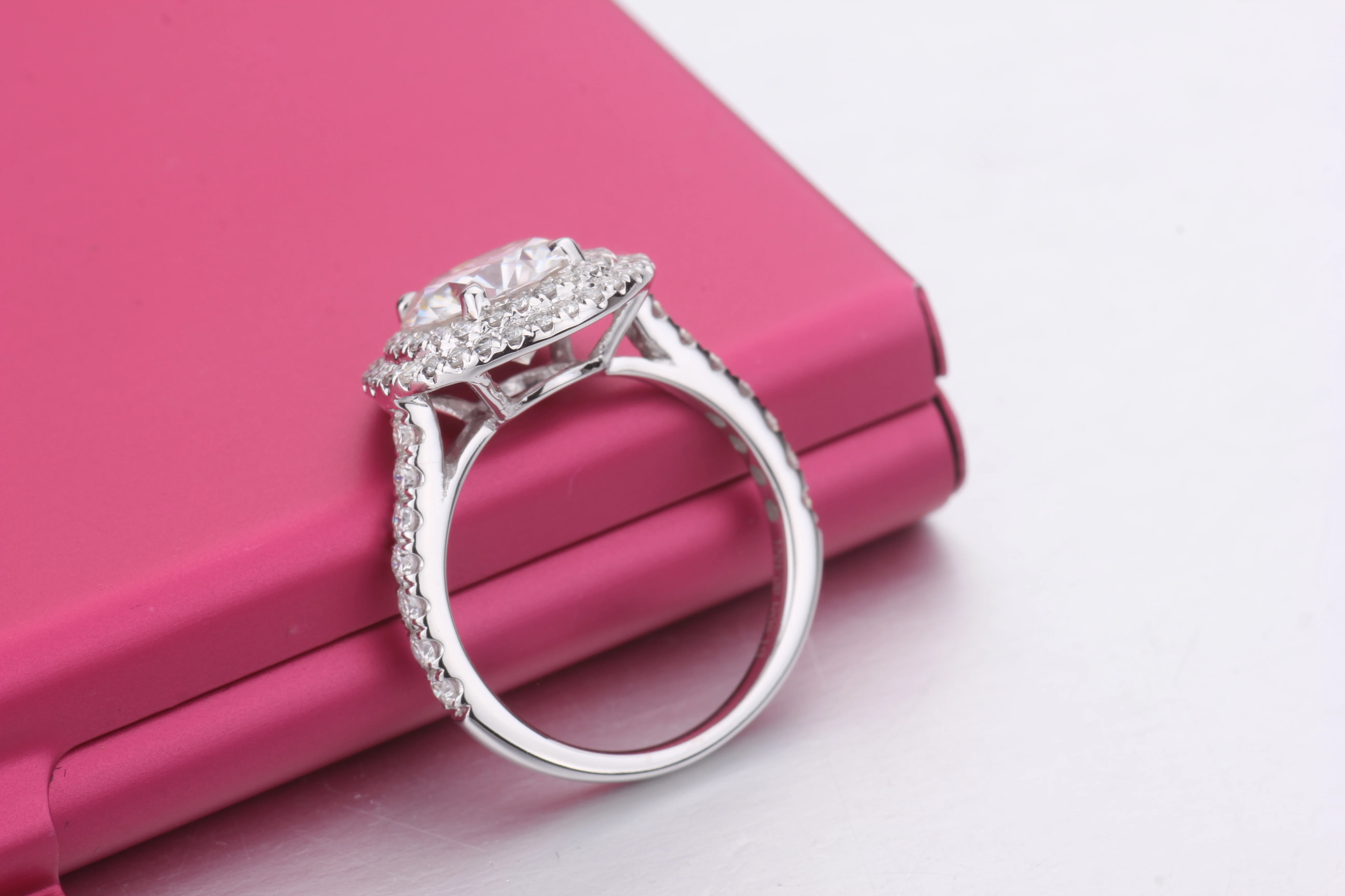 Starszuan драгоценность 18K EF Роскошные 1.5ct DEF Moissanite Тест Положительный обручальное кольцо для женщин