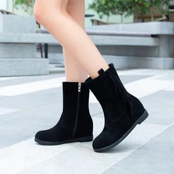 

Autumn and winter 2019 new short boots female Martin boots female student middle heel winter snow boots tassel middle tube boots