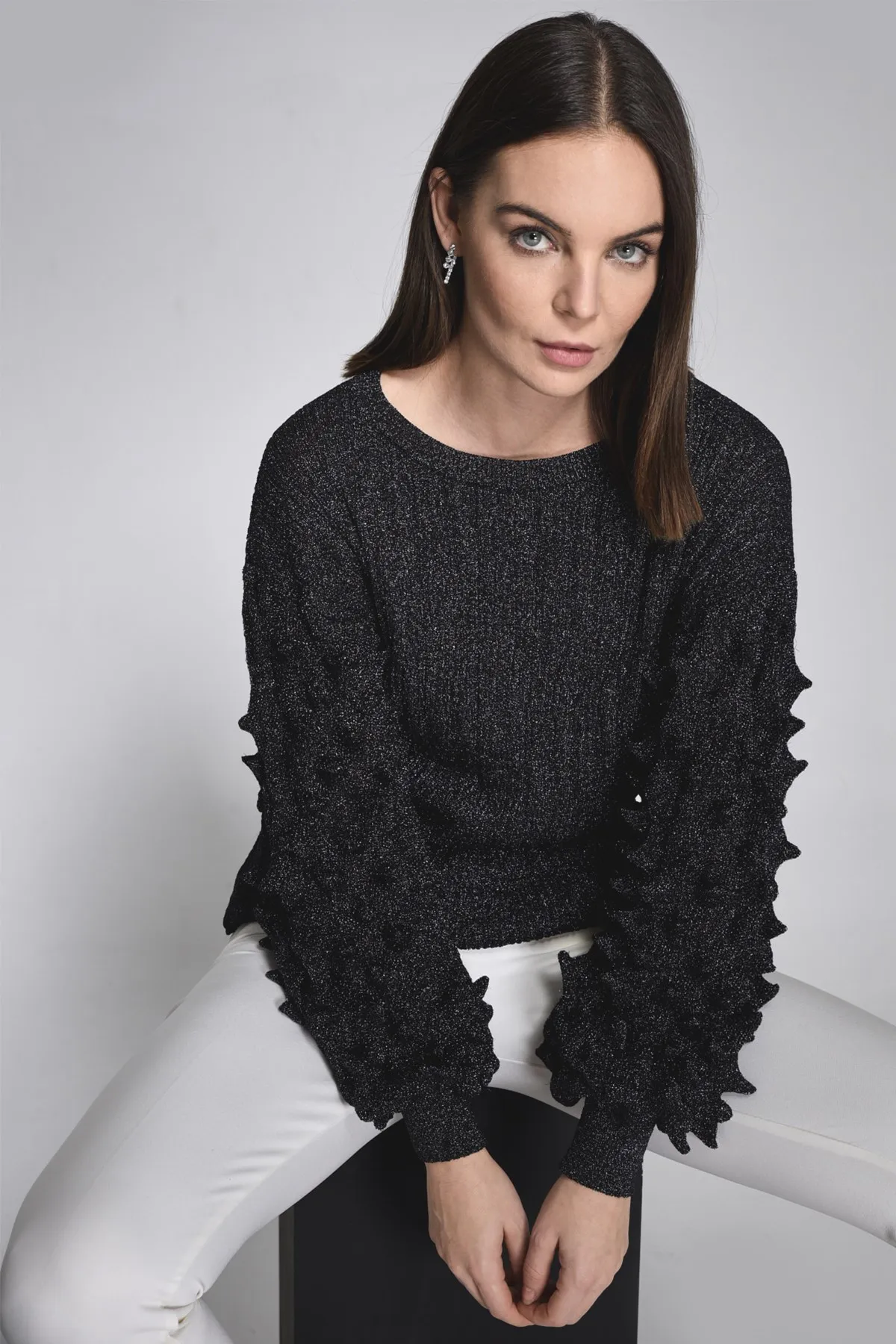 

Handles With Embossed Pattern Boat Neckline Silvery Knitwear Sweater