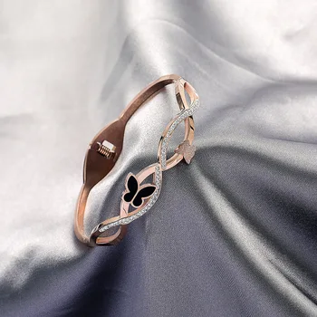

Niche Design Bracelet Woman Hand Ornaments Cold Wind Bracelet Exaggeration Titanium Steel Bracelet No Fade