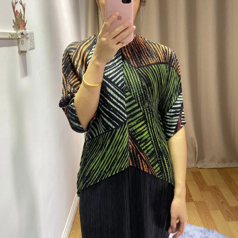see chart Changpleat, летняя коллекция, новинка, женские топы с принтом, футболка Miyak, плиссированная, модная, большой размер, необычный дизайн, рукав реглан, v-образный вырез, футболки - Цвет: see chart