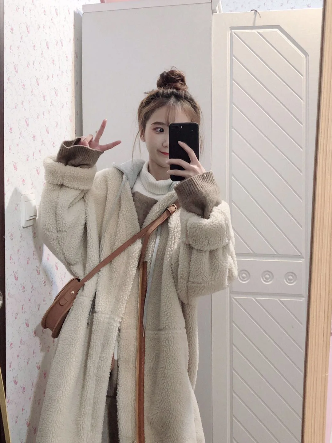 Зимнее новое пальто из овчины с мехом, цельное длинное пальто с капюшоном, пэтчворк, на молнии, с капюшоном, женские пальто, зимние куртки для женщин