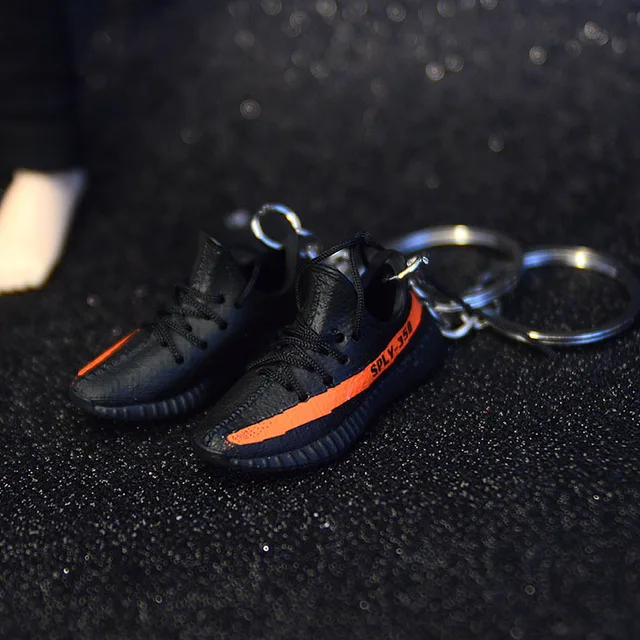 3D Mini Yeezye Sneaker Keychain Shoes Model Backpack Pendant For Boyfriend Birthday Party Present High Quality Shoes Keyring Hot 1