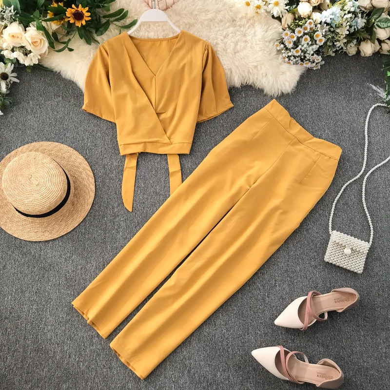 

Fashion Suit Woman 2019 New V Neck Short Sleeve High Waist Short Crop Tops + Trousers Two Piece Sets J638