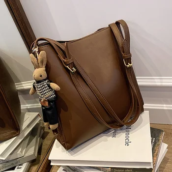 

Retro Large Capacity Bag Women's Bag 2020 New Fashion Solid Color Single-shoulder Bag Bucket Bag Shoulder Bags Cell Phone Pocket