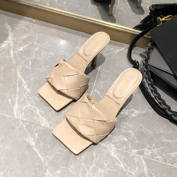 

[GOGD]Summer new square head hand-knitted slippers for women wearing soft leather stiletto slippers with open toe flip-flops