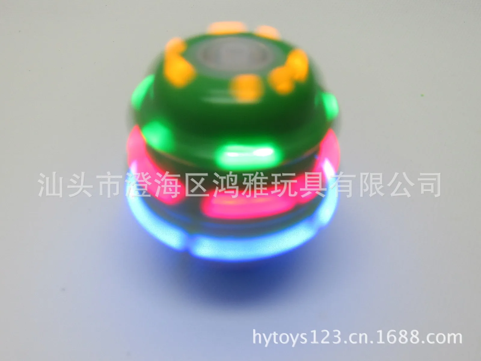 Manufacturers Direct Selling CHILDREN'S Plastic Toys Light Plastic Gyro Music Spinner Clown Spinner Hot Selling Cross Border