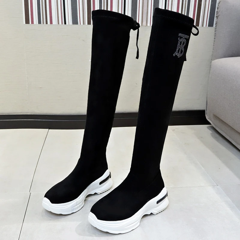 Zapatos de mujer/Сапоги выше колена; женские сапоги до бедра из эластичной ткани; коллекция года; пикантная женская обувь на плоской подошве; длинные сапоги; Bota Feminina