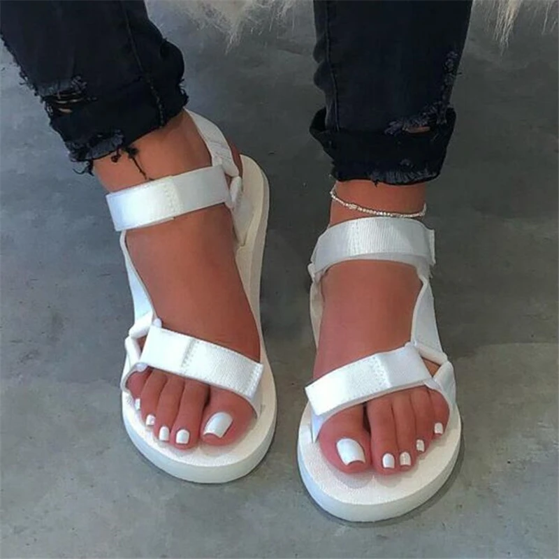Sandalias informales de Punta abierta para mujer, zapatos antideslizantes con plataforma de bucle de gancho negro, zapatos de playa para verano, novedad de 2020 - Imagen 2