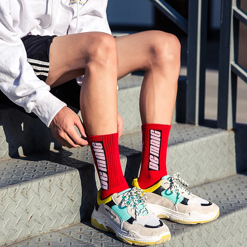 Новые модные мужские носки в стиле Харадзюку, мужские длинные носки в стиле хип-хоп, забавные носки для скейтеров, повседневные мужские носки с молниями и буквами - Цвет: 2