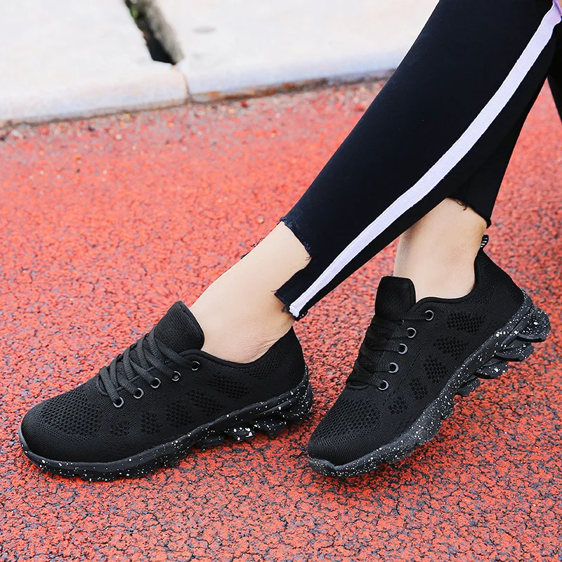 

2018 Autumn New Style Women's Sports Footwear Blade Running Shoes Breathable Fly Woven Trendy Shoes Students Travel Shoe
