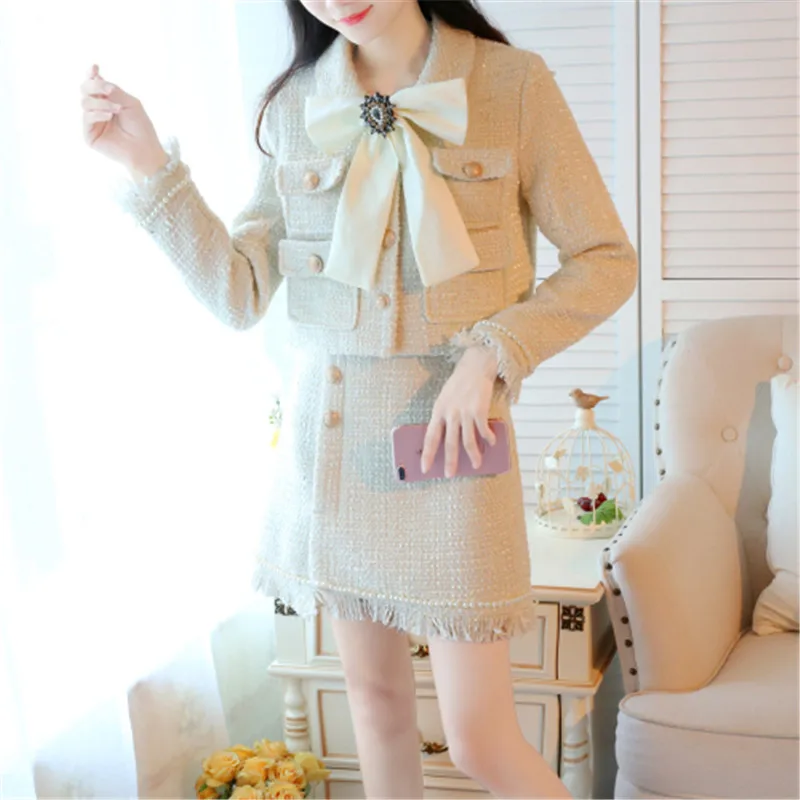 

High-end Lady Wool Blending 2 Piece Set Women Fashion Diamond Bow Short Tweed Jacket Coat+Nail Bead Tassel Pencil Skirt Suit