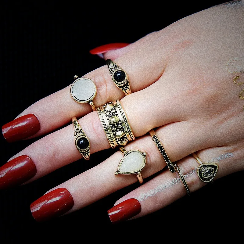 

NJ Retro 8 Pieces Set Golden Rings Simple Unique Design Woman Wedding Rings Chic Gem Ladies Accessories