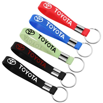 

1pcs Excellent Luminous Emblem in Silicone Badge Car Keychain For Toyotas corolla chr avensis yaris rav4 Camry Car accessories