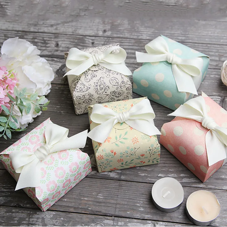 

50pcs 7.5x3.5x7.5cm Printed Small floral wave point Packing Paper Box Candy box for birthday