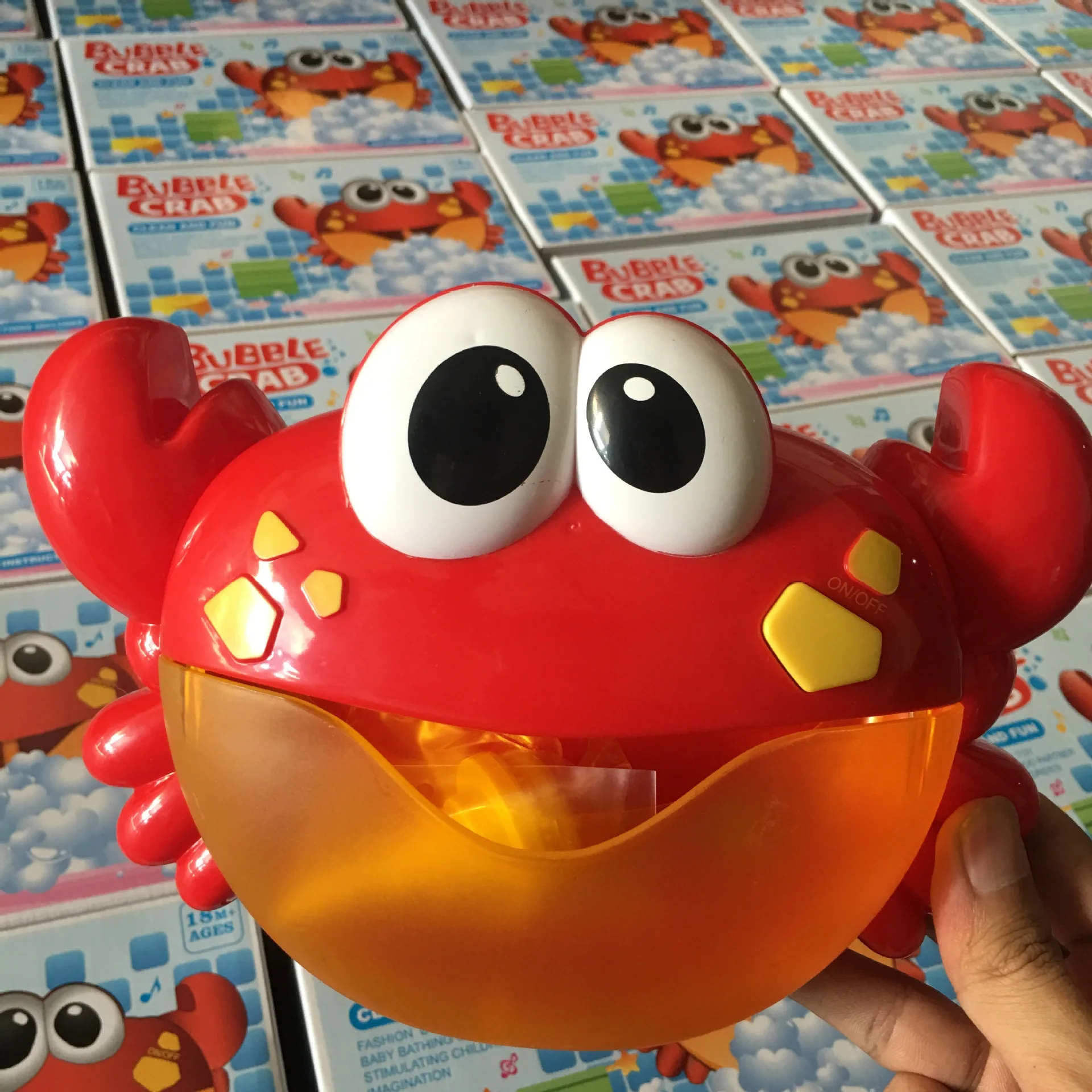 Douyin Play дети играть с водяным крабом Ванна дуя пузыря делая машину для ванны Краб пузырчатая Ванна образовательная ранняя детская