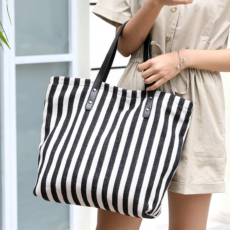 

Women's Handbag New Women's Leisure Bag Plaid Large Bag Fashion Literature Single Shoulder Bag Women