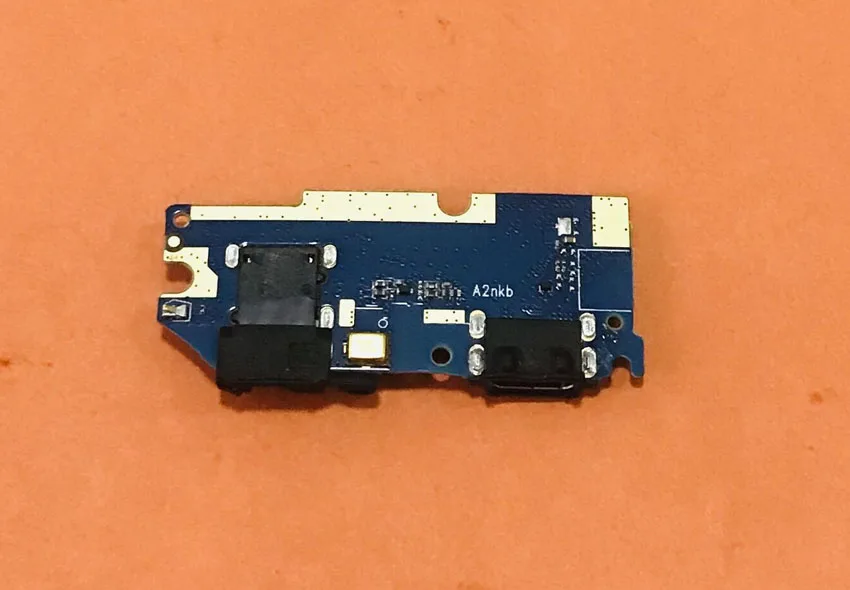 Б/у оригинальная зарядная плата с USB разъемом для GIONEE F6 бесплатная