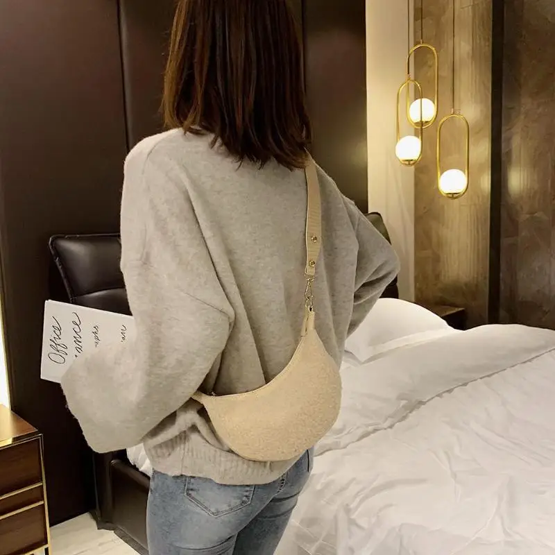 

PU Leather Women Crossbody Bag Casual Plush Half Moon Shaped Splicing Shoulder Messenger Bag Simple Girl Handbags