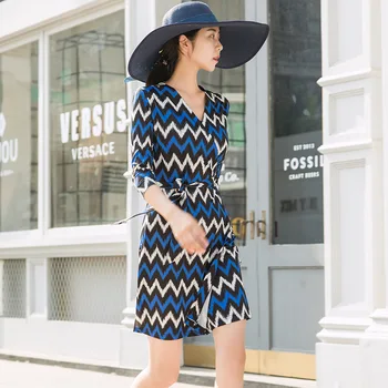 

2020 New Style Elegant Slim Fit Slimming Elegant Wrap Dress Ridge Design Printed V-neck Lace-up Dress Women's