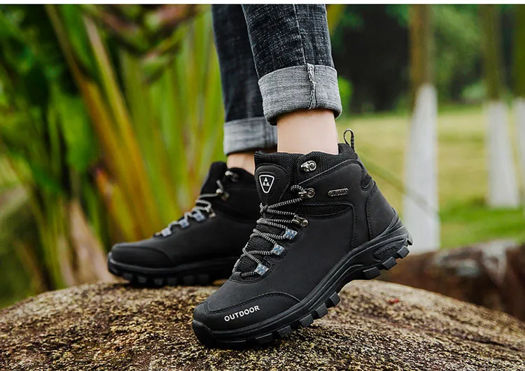 Men snow boots high top High Quality Warm with Fur Plush ankle Casual leather men winter shoes platform thick warm Plus size