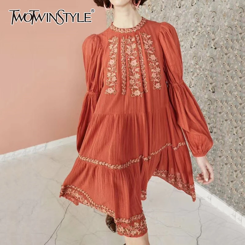 TWOTWINSTYLE Vintage Embroidery Dresses Female O Neck Lantern Long Sleeve High Waist Hit Color Summer Dress Women Fashion Tide TWOTWINSTYLE Vintage Embroidery Dresses Female O Neck Lantern Long Sleeve High Waist Hit Color Summer Dress Women Fashion Tide