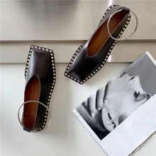Drestrive/Женская обувь на плоской подошве из натуральной кожи с заклепками и квадратным носком; женская обувь с закрытым носком; коллекция года; сезон весна; цвет темно-коричневый; Повседневная обувь из коровьей кожи для девочек