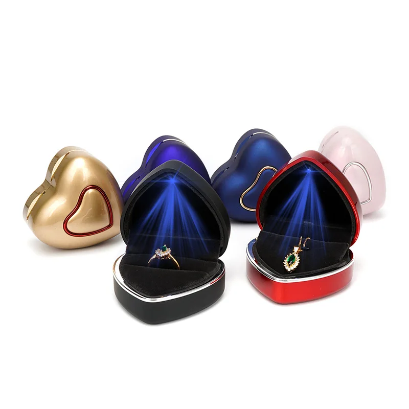 

Valentine New Heart Shaped LED Light Ring Pendant Jewelry Box Wedding Supply Necklace Travel Jewellery Case Free Shipping