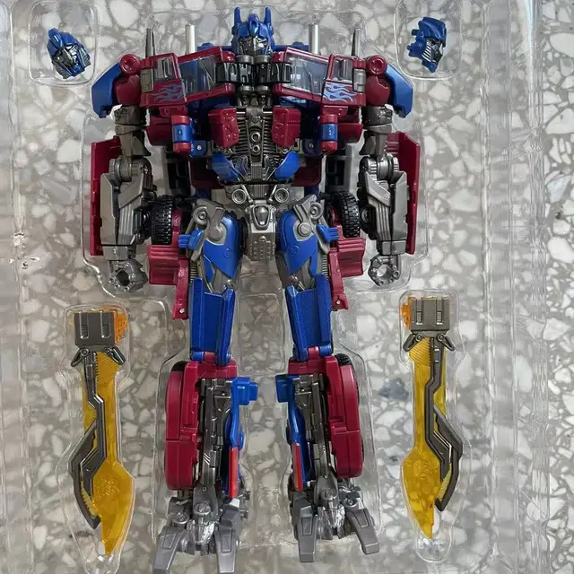 Transformation Toys Optimus Robot Deformation Model SS05 6022 Action Figure OP Commander Metal Alloy Car Accessory Kids Gift 5