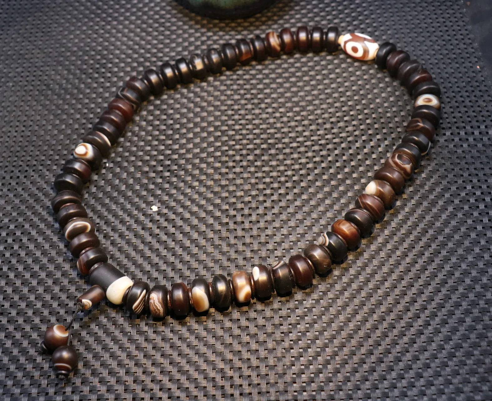 

5A+ energy&royal Tibetan Old Agate Prayer Silkworm Line Abacus Bead Lama necklace From LKbrother Sauces Toq Quality
