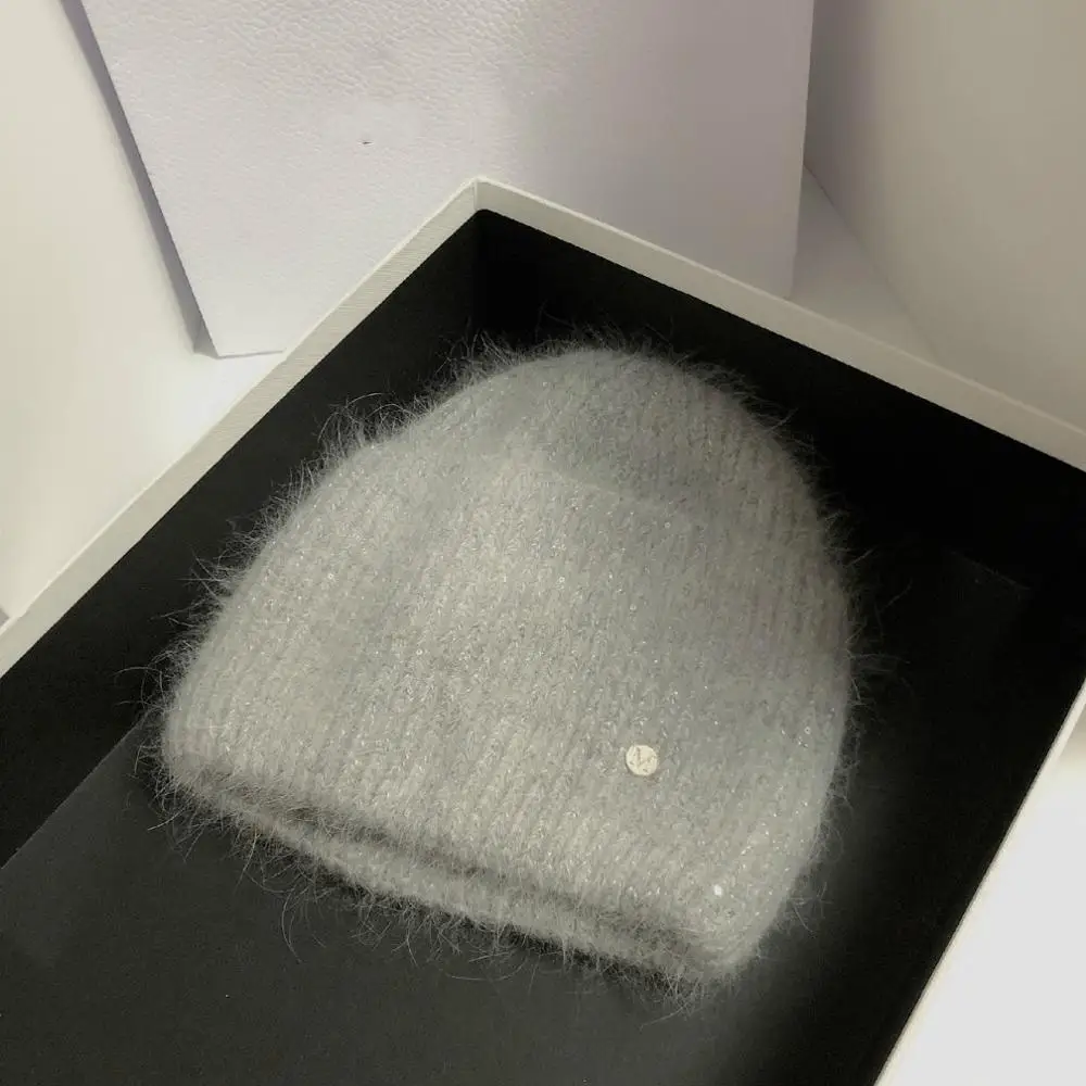 

2022 Ins Solid Shiny Color Beanies Skullies Rabbit Fur Letter Woman Fluffy Winter Hat for Best Matched Warm Soft Gift Wholesale