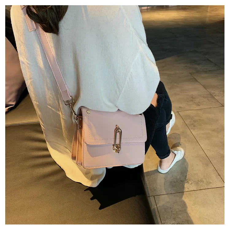 Винтажная модная женская квадратная сумка Новая высококачественная женская дизайнерская сумка из искусственной кожи с заклепками