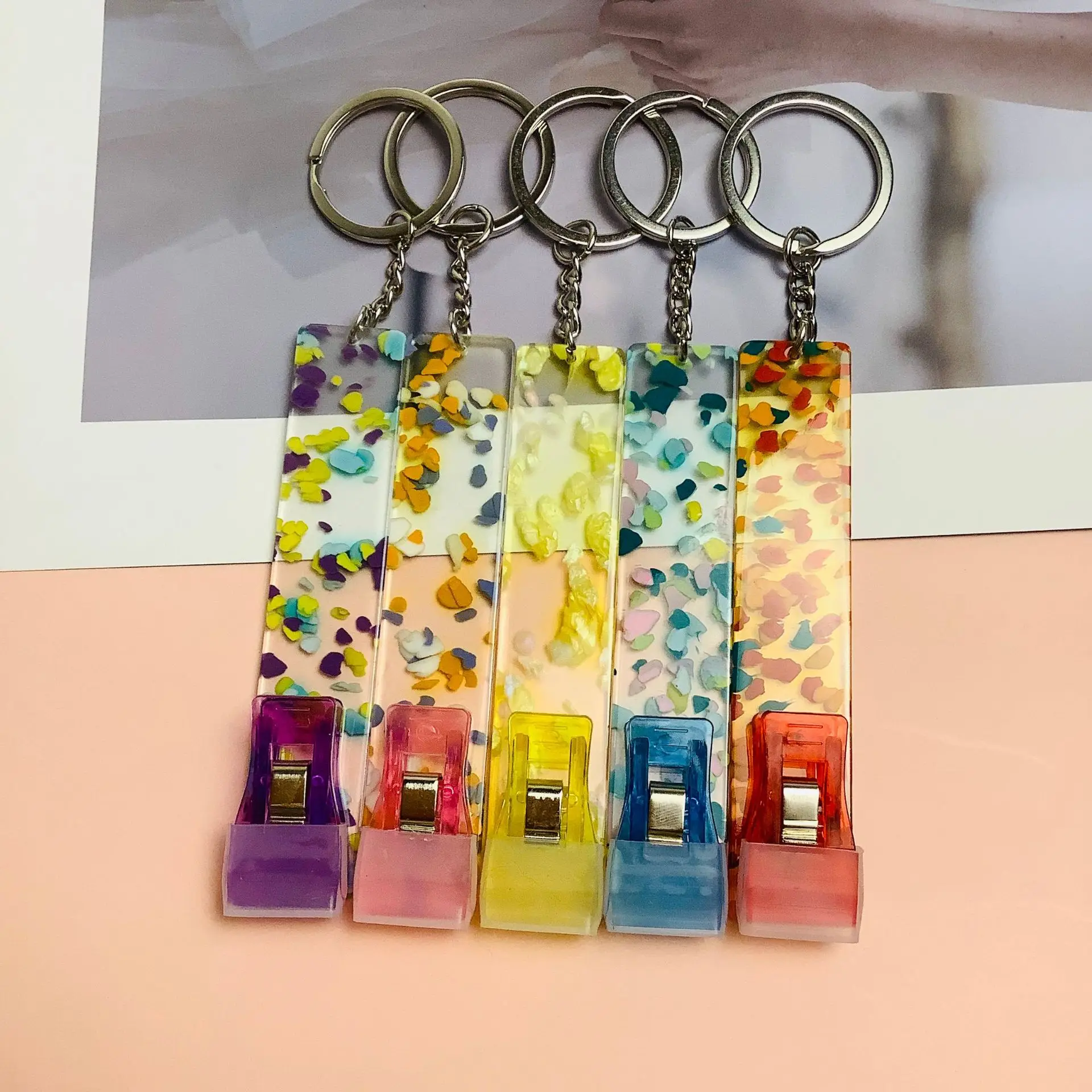 Wholesale Joint Holders Woman Gift Popular Transparent Powder Blunt  Accessory Bracelet Tool Atm Card Grabber For Long Nails - Key Chains -  AliExpress