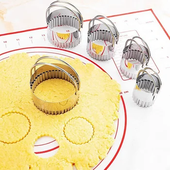 

10 Piece Cookie Cutter Stainless Steel Biscuit Cutter Set with Fluted Edge,for Bread Cookie Doughnut Pizza
