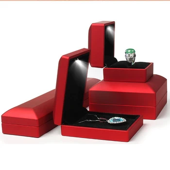 

Fashion LED Light Jewelry Box Necklace Earring Ring Pendant Bangle Bracelet Storage Box Engagement Storage Box Organizer