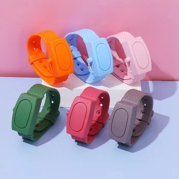 

2020 Portable Silicone Hand Sanitizer Bracelet Silicone Hand Sanitizer-free Bracelet