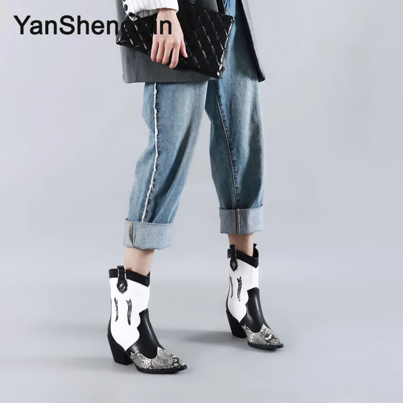 YANSHENGXIN/обувь; женские ботинки; ботинки до середины икры с острым носком и змеиным узором; модная женская обувь; цвет черный, белый; ботинки осень-зима; женские ботинки