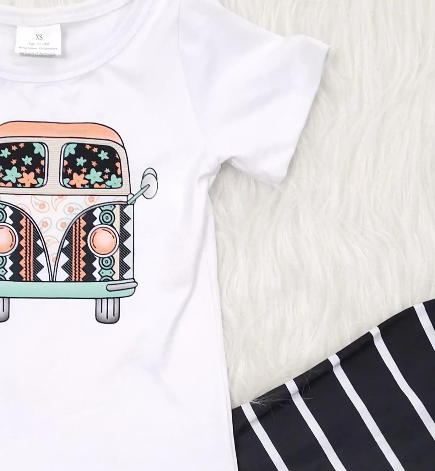 Ceny Mała dziewczynka ubrania ładny autobus top + spodnie w paski z krótkim rękawem zestaw butikowy