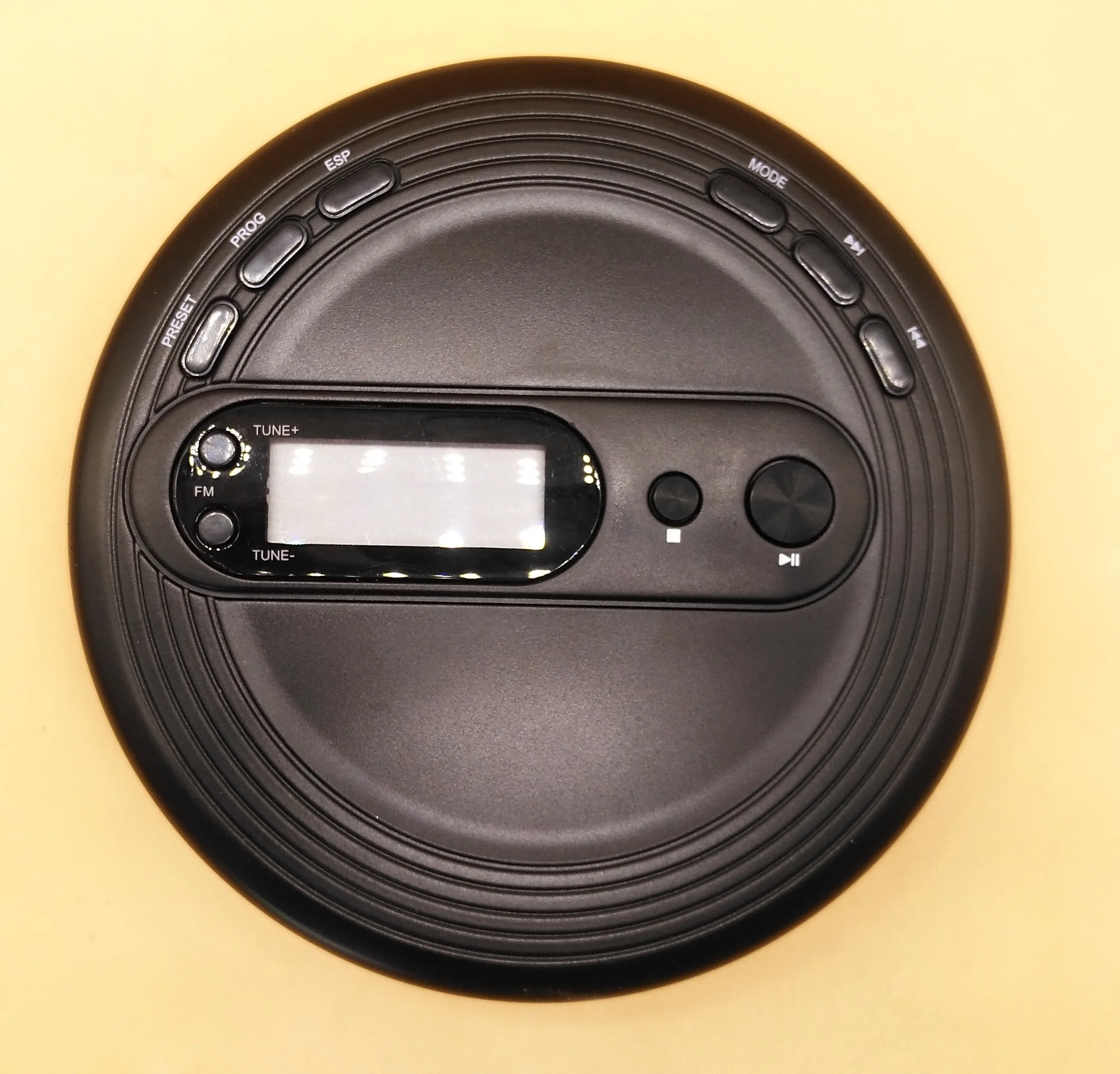 Tanie Zupełnie nowy przenośny odtwarzacz CD dla Audio CD CD R z radiem FM ochrona przed wstrząsami pomiń wolny basowa ESP zwiększyć System słuchawki