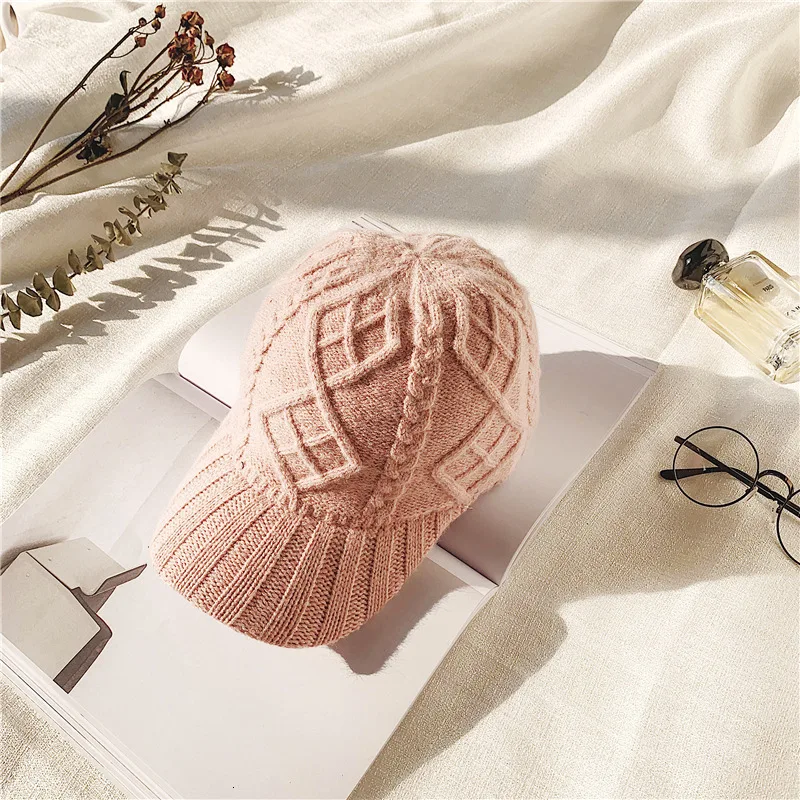 Новая модная зимняя женская шапка для девочек Skullies Beanies, теплые шапки для женщин, Толстая шерстяная однотонная вязаная шапка унисекс с золотым тиснением - Цвет: pinkcolour