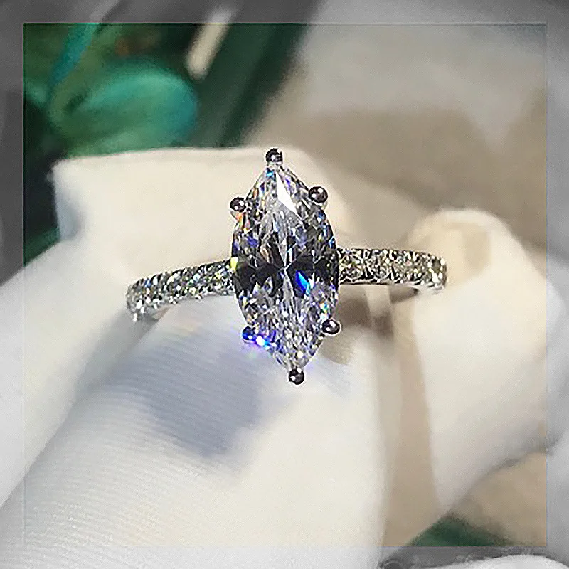 Кольцо женское из серебра 925 пробы с искусственным бриллиантом 3ct|Кольца| |