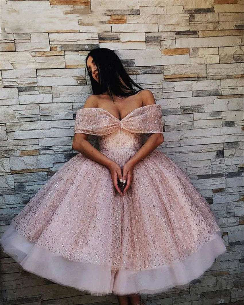 

Charming 2019 Off the Shoulder Shinning Lace Prom Cocktail Custom made Ball Gown Knee Length Short Cocktail Dress