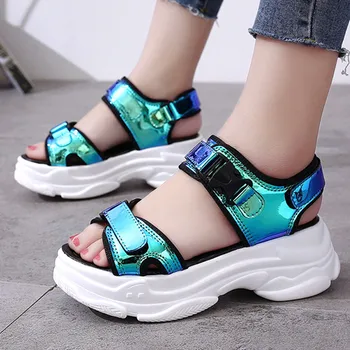 

2020 Woman Luxury Platform Sandals Female Beach Sports Sandals Bling Laser Low Heel Sandalias Rasteirinha Ladies Platform Shoes