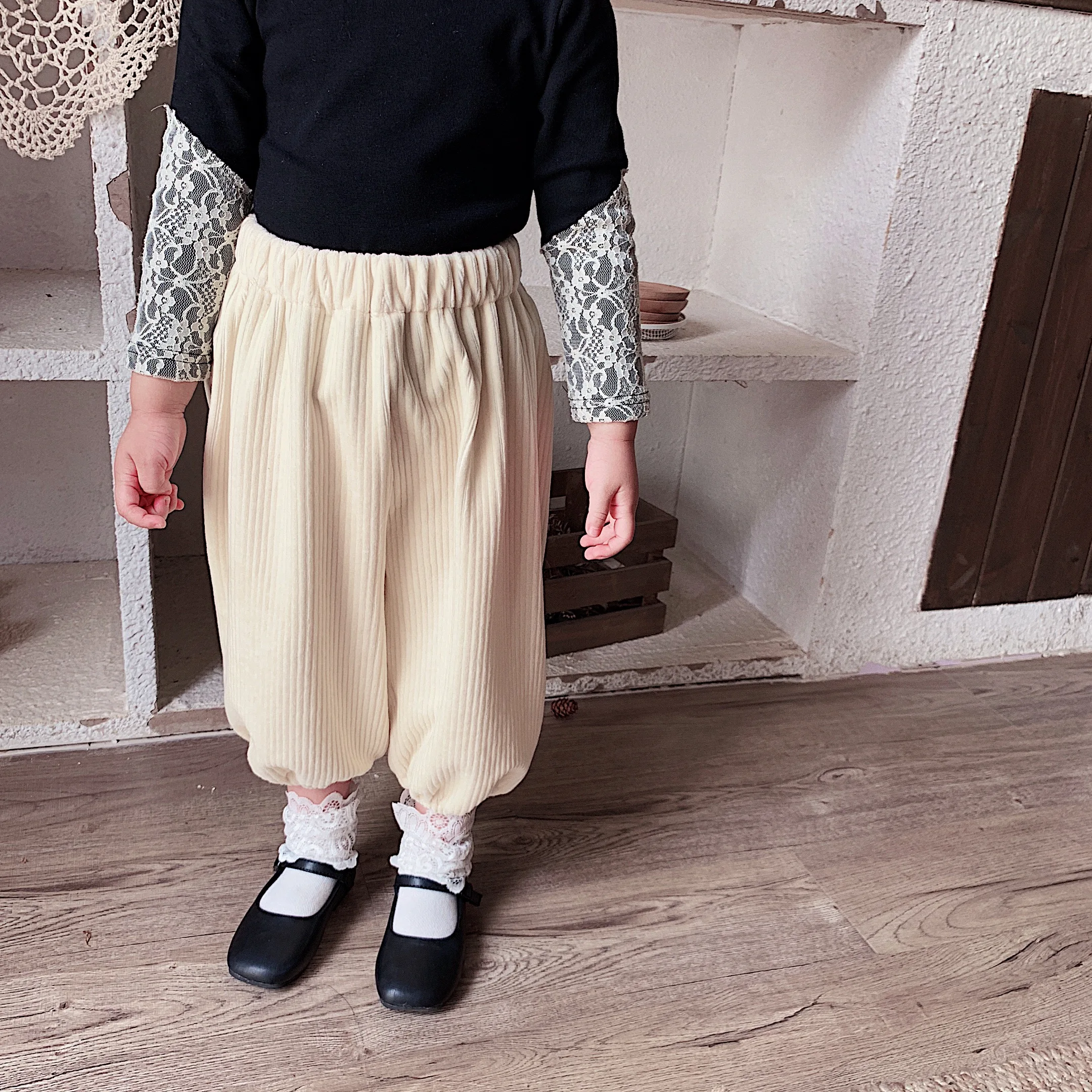 Свободные штаны для отдыха для девочек Новинка года, детские вельветовые штаны на осень-зиму детские штаны с рюшами для малышей