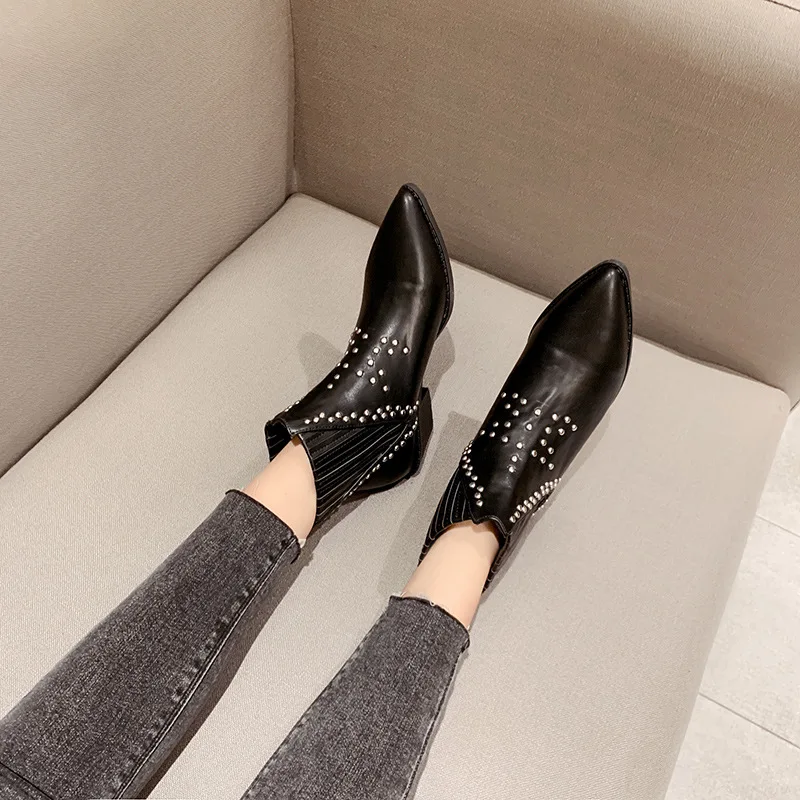 

2019 Autumn & Winter New Style High School with Chunky-Heel Short Boots Women's Pointed Toe Rivet Martin Boots WOMEN'S Boots