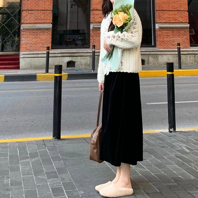 6136# Autumn Winter Black Velvet Maternity Skirts Elastic Waist Belly A Line Skirt Clothes for Pregnant Women Chic Ins Pregnancy